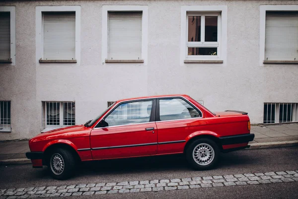 Voiture rouge — Photo de stock