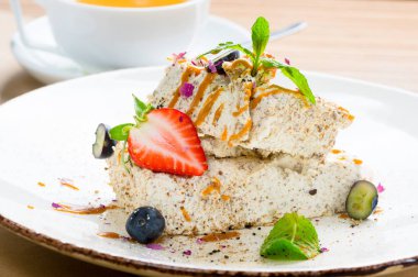 tatlı - dondurma ve taze çilek