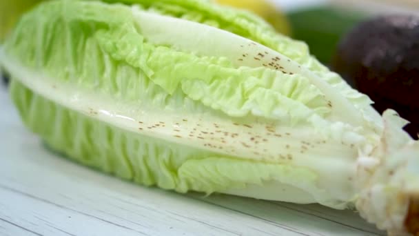 Čerstvý zelený salát listy detailní up — Stock video