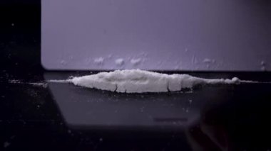 Kokain hatlarını kesmek, takip etmek.