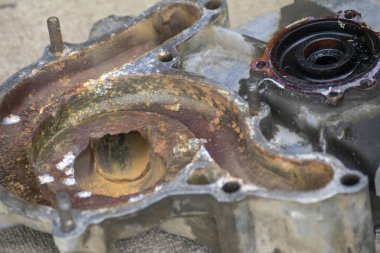 Araba motoru tamir sökme.