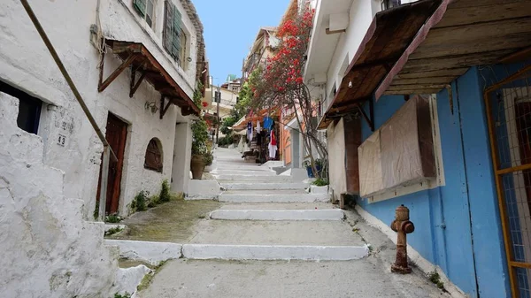 Colorful Street Parga Greece Combination Mountain Sea Cottages Old New — Stock Photo, Image