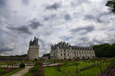 Castle, Chenonceau, Loire bölgesi, Fransa. 27 Haziran 2017 ek. Caterina de bahçeleri tarafındaki Kale Görünümü ' Medici