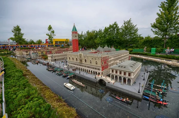 イヘンハウゼン 2015 日近くのドイツ レゴ公園 レゴランド 設定や伝説的なプラスチック製のレンガで作られた複製 — ストック写真
