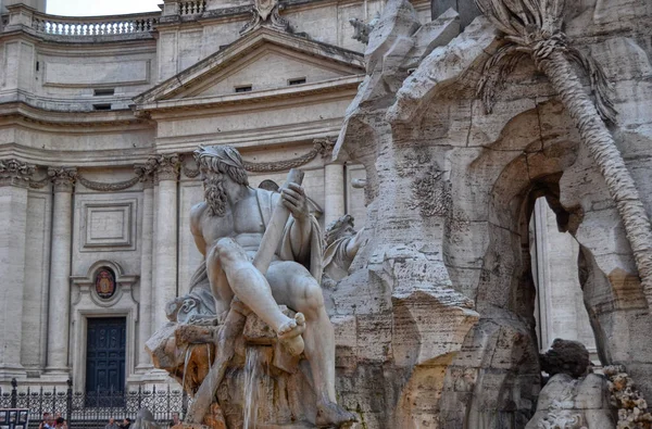 Roma Italia Agosto 2014 Alle Fontana Dei Quattro Fiumi — Foto Stock