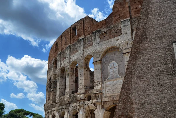 View Bottom Top Colosseum People Blue Sky White Cloud — Stock Photo, Image