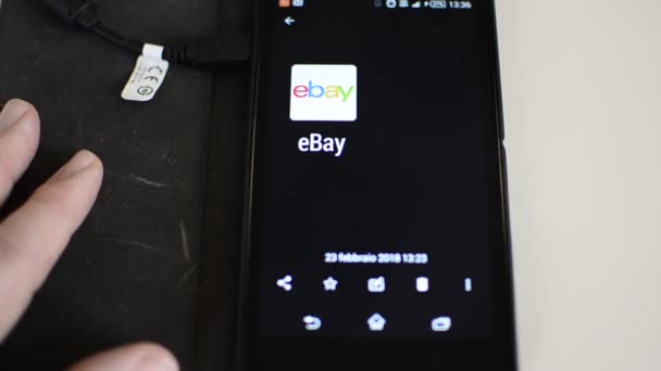 Turyn Włochy Lutego 2018 Palec Kliknie Ikonę Ebay Aby Otworzyć — Wideo stockowe