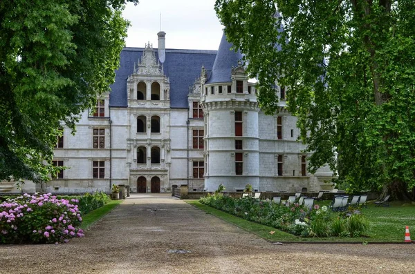 2017年6月29日下午6 Azay Rideau 法国卢瓦尔河谷 Azay Rideau 的城堡是所谓的水城堡 水通道网络包围和保护通道 — 图库照片