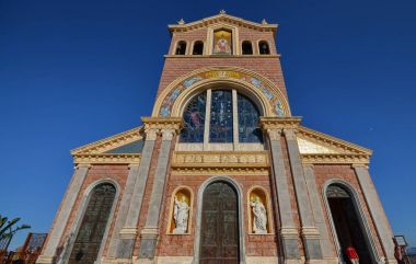 Palermo, İtalya, Sicilya 24 Ağustos 2015. Tindari, sadık ve dünyanın dört bir yanından gelen turistler için bir hedef kutsal.