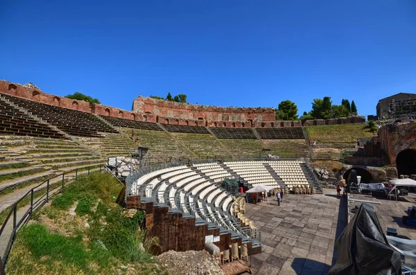 陶尔米纳 意大利 西西里岛2015年8月26日 希腊剧院 这是天生的主办戏剧或音乐表演 现在主持剧院 音乐会 多纳泰罗颁奖典礼和交响乐 — 图库照片