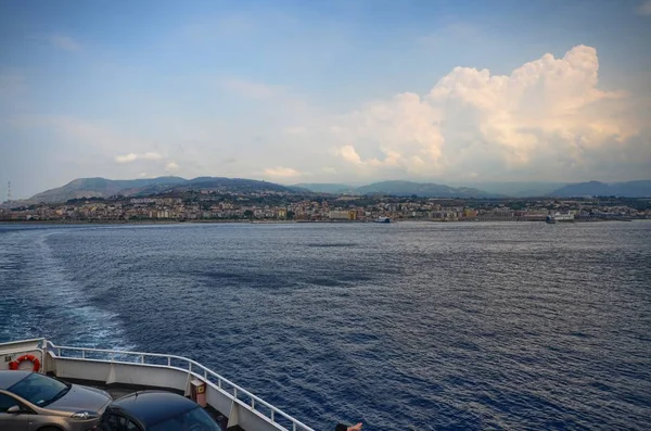 Messina Itália Sicília Agosto 2015 Depois Enfileirar Carro Embarque Ferry — Fotografia de Stock