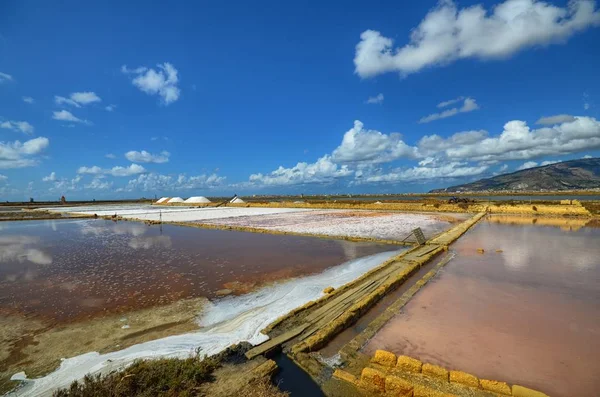 Trapani Itália Sicília Agosto 2015 Fabulosas Salinas Trapani Com Seu — Fotografia de Stock