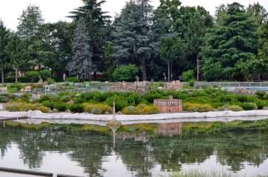 Bergamo, İtalya, Lombardy bölgesi - 28 Haziran 2014: Leolandia, kasabalar, köyler ve ünlü anıtlardan 160 ölçek modelleri ile İtalya'nın minyatür reprodüksiyon için bilinen bir eğlence parkı olduğunu. Mevcut sürmek.