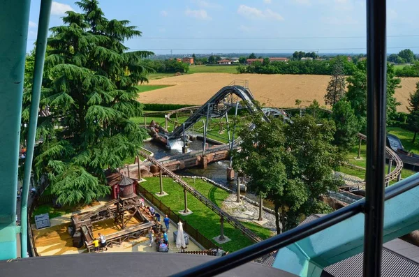 ベルガモ イタリア ロンバルディア州 2014 レオランディアはイタリアの町 有名なモニュメントの 160 のスケール モデルとミニチュア複製で知られる遊園 現在の乗り物 — ストック写真