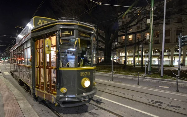 Milán Italia Lombardía Diciembre 2017 Los Característicos Tranvías Milán Carruajes — Foto de Stock