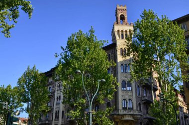 Zafer House, veya ejderha, Corso Francia evi. Torino tarihi bir binada, neo-Gotik tarzı bu şehirde en ilginç örneklerinden biridir.