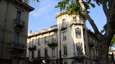 Turin, Piedmont bölgesi, İtalya. 11 Mayıs 2018. Casa Fenoglio Lafleur Turin, amblem kentin Art Nouveau tarzı tarihi bir binada olduğunu. Statik çerçeveleme.