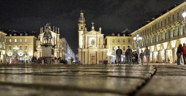 Turin, Piedmont, İtalya 12 Mayıs 2018. Piazza San Carlo, gece, bir Torino'da en güzel kareler.