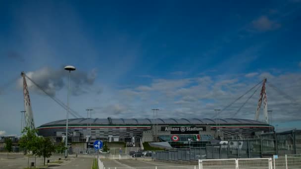 Turin Piémont Italie 14 Mai 2018 Laps De Temps Le Soir Du Stade Allianz Nouveau Nom Du Vieux Stade Juventus Journée De Printemps Avec Une Météo Variable Et Fort Passage De Nuages Pluvieux