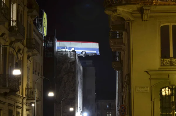 Turijn, Piemonte, Italië. november 2019. Een bus klaar op het dak — Stockfoto