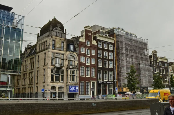 Amsterdam, Holandsko.Srpen 2019.Historické centrum je charakteristické — Stock fotografie