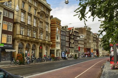 Amsterdam, Hollanda. Ağustos 2019. Tarihin caddeleri