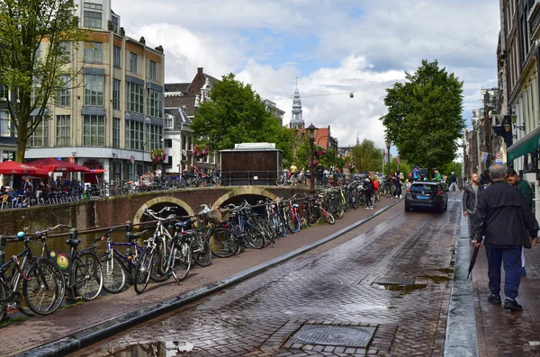 Ámsterdam, Holanda. Agosto 2019. Las bicicletas son un símbolo de la ci — Foto de Stock