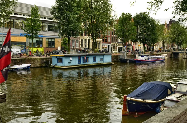 Amsterdam, Holandsko, srpen2019. V historickém centru je výhled na — Stock fotografie