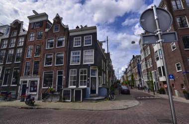 Amsterdam, Hollanda, Ağustos 2019. Tipik histo evleri.