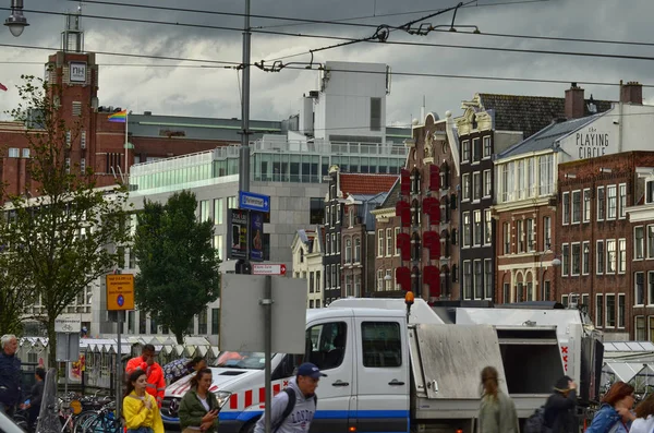 Ámsterdam, Holanda, agosto de 2019. En el centro histórico, un típico — Foto de Stock
