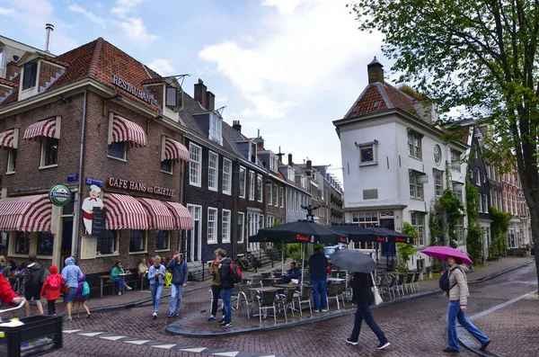 Ámsterdam, Holanda, agosto de 2019. Paisaje urbano en el centro histórico — Foto de Stock