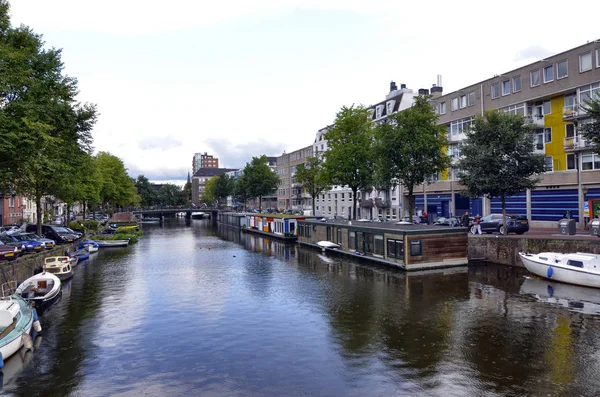 Amsterdam, Holandsko, srpen2019. V historickém centru je výhled na — Stock fotografie