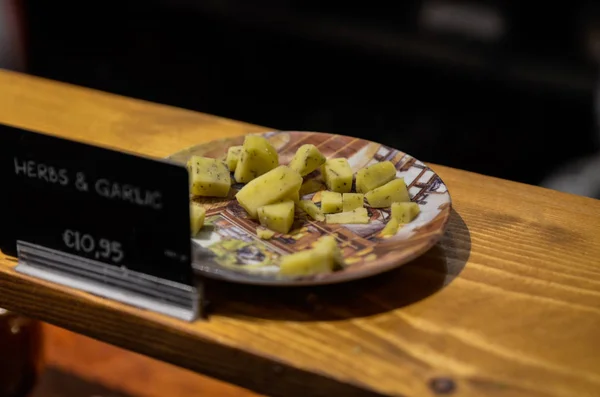 Zaanse Schans, Holland, August 2019. 典型荷兰土司的味道 — 图库照片