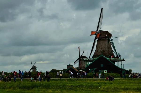 Zaanse Schans, Holland, August 2019. North-east of Amsterdam is — Stock Photo, Image