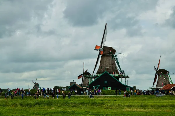 Zaanse Schans, Holland, augusti 2019. Nordost om Amsterdam ligger — Stockfoto