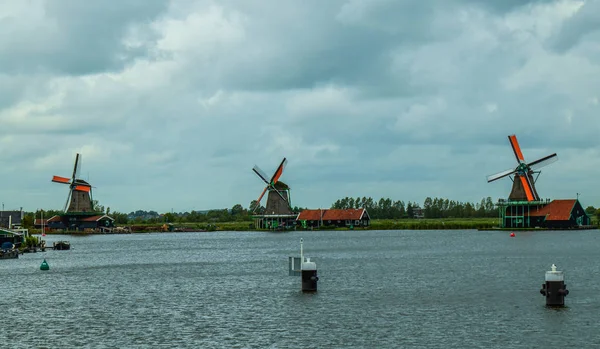 Zaanse Schans, Holanda, agosto de 2019. Noreste de Amsterdam es un sm —  Fotos de Stock