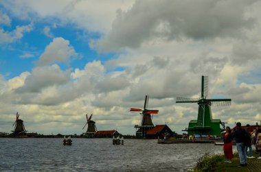 Zaanse Schans, Hollanda, Ağustos 2019. Kuzeydoğu Amsterdam bir karmaşa.