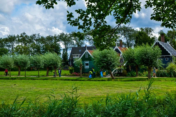 Zaanse Schans, Holland, August 2019. Northeast Amsterdam is a sm — Stock Photo, Image