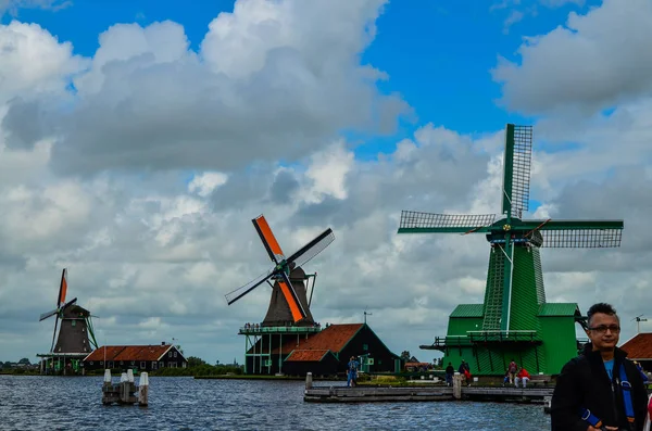 Zaanse Schans, Holandia, sierpień 2019. Północno-wschodni Amsterdam to sm — Zdjęcie stockowe