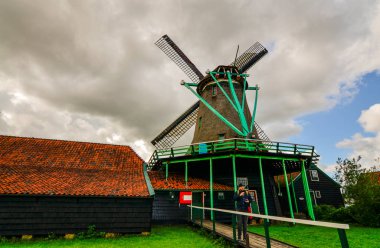 Zaanse Schans, Hollanda, Ağustos 2019. Kuzeydoğu Amsterdam bir karmaşa.