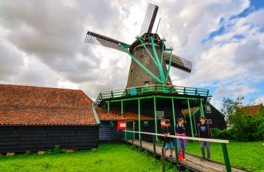 Zaanse Schans, Hollanda, Ağustos 2019. Kuzeydoğu Amsterdam bir karmaşa.