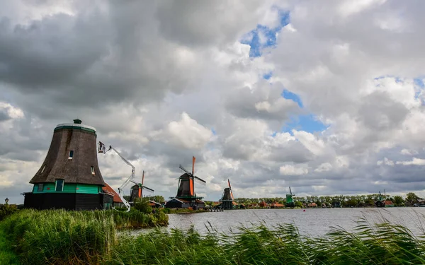Zaanse Schans, Holanda, agosto de 2019. Nordeste de Amesterdão é loca — Fotografia de Stock