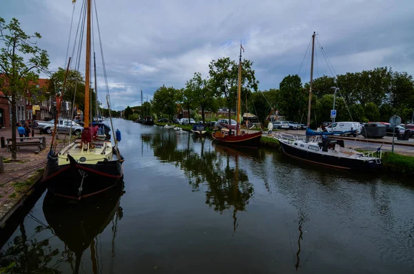 Edam, Nederländerna, augusti 2019. I den historiska stadskärnan — Stockfoto