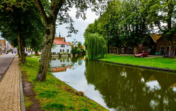 オランダのエドム、 2019年8月。この美しい運河の一つ — ストック写真