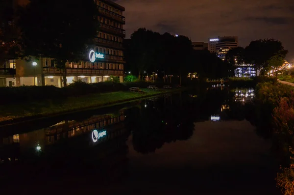 アムステルダム,オランダ, 2019年8月。近代的なsuの夜景 — ストック写真