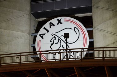 Amsterdam, Hollanda, Ağustos 2019. Stadyumun gece manzarası.