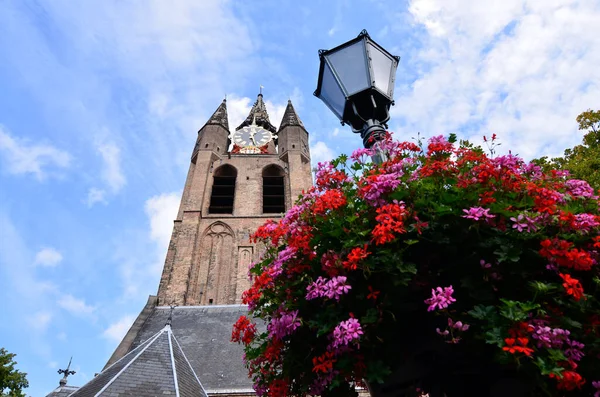 Delft, Olanda, agosto 2019. Il campanile della vecchia chiesa, t — Foto Stock