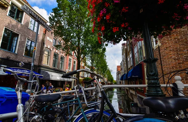 Delft, the netherlands, august 2019. The pretty and romantic can — 스톡 사진