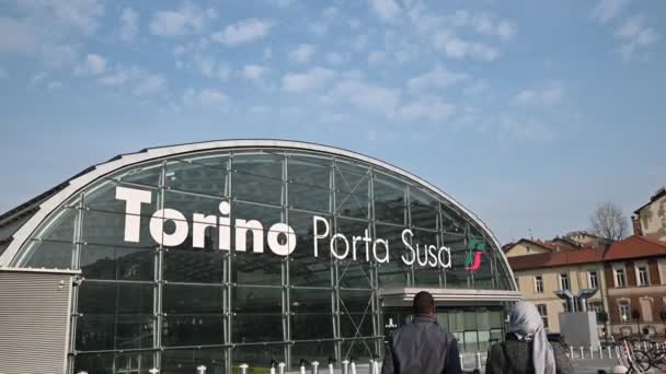 Corredor Principal Estação Ferroviária Porta Susa Turim Piemonte Itália — Vídeo de Stock