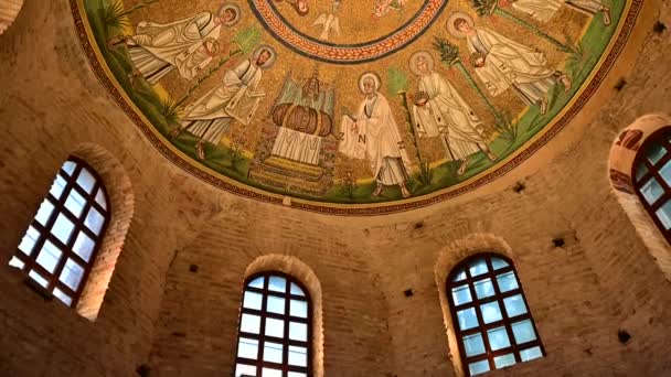 意大利拉文纳Sant Apollo Linare Nuovo大教堂的窗户和早期基督教马赛克 — 图库视频影像